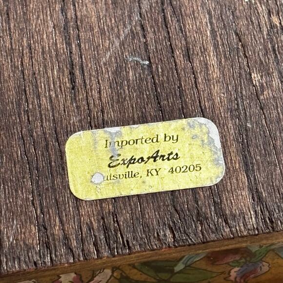 Vintage trinket box hinged lid wood hand painted floral glass & golden finish - Picture 10 of 11